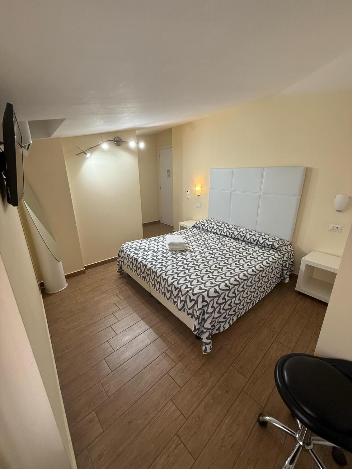 Via Mameli 5 Hotel Sanremo Ngoại thất bức ảnh