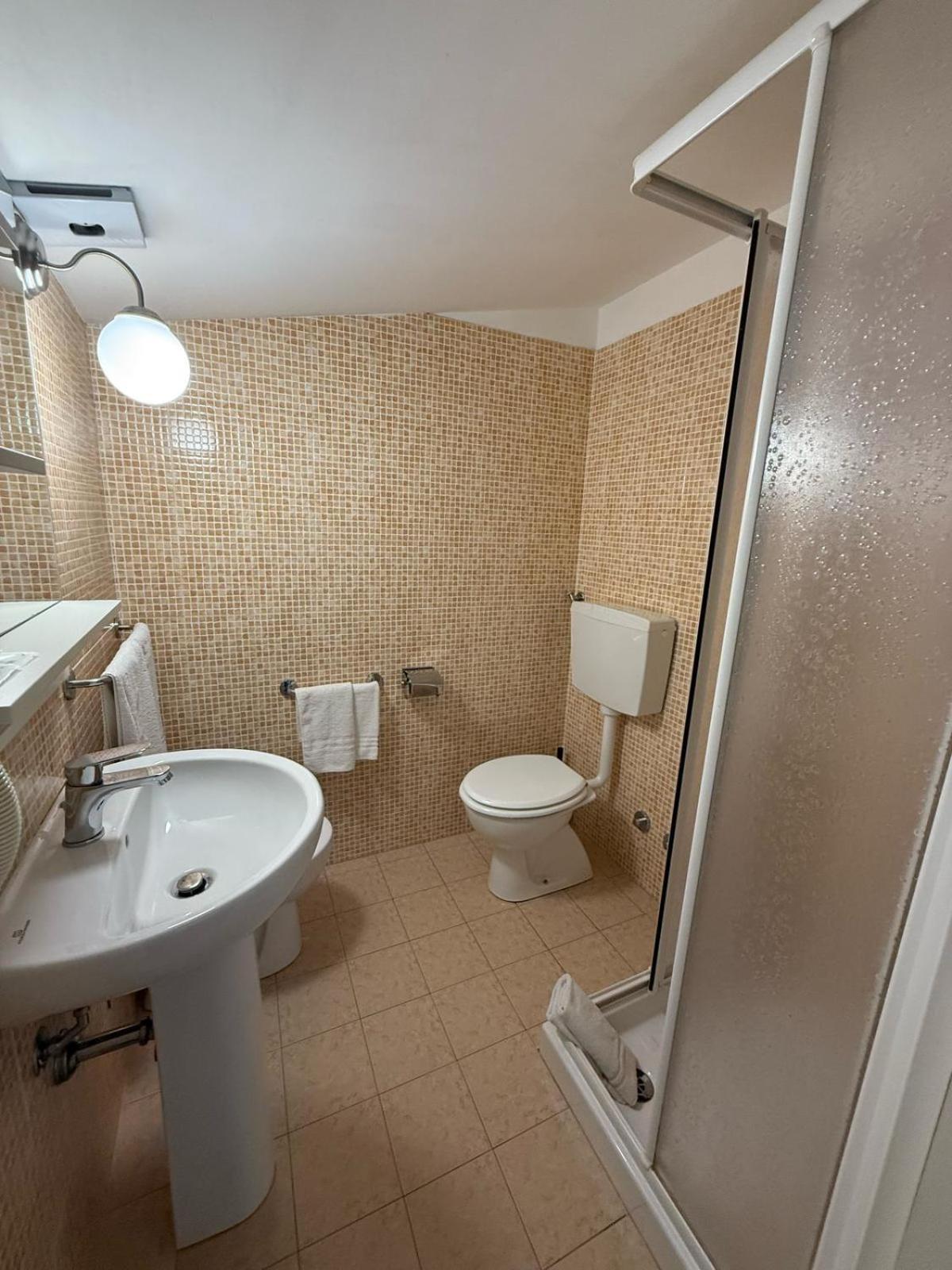 Via Mameli 5 Hotel Sanremo Ngoại thất bức ảnh