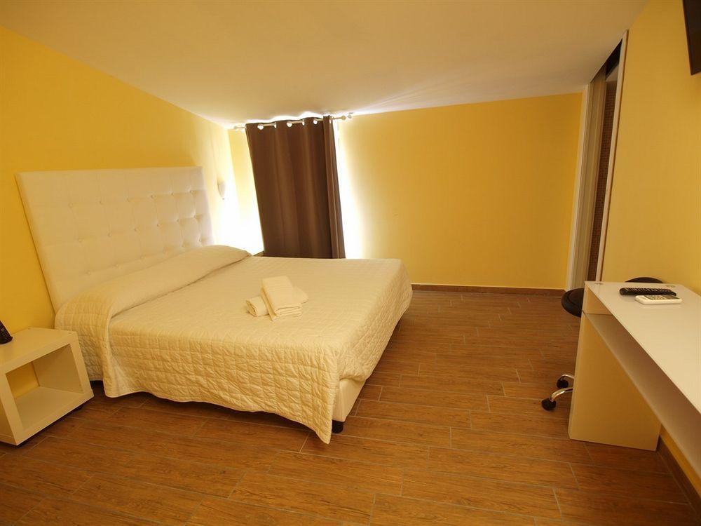 Via Mameli 5 Hotel Sanremo Ngoại thất bức ảnh