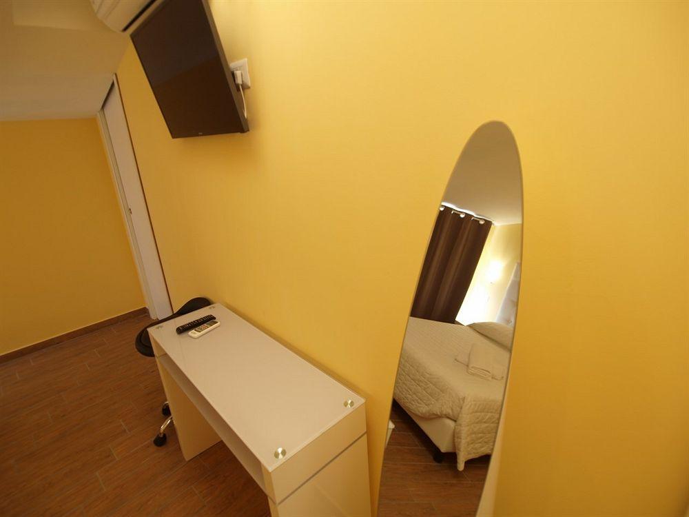 Via Mameli 5 Hotel Sanremo Ngoại thất bức ảnh
