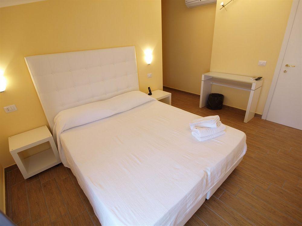 Via Mameli 5 Hotel Sanremo Ngoại thất bức ảnh
