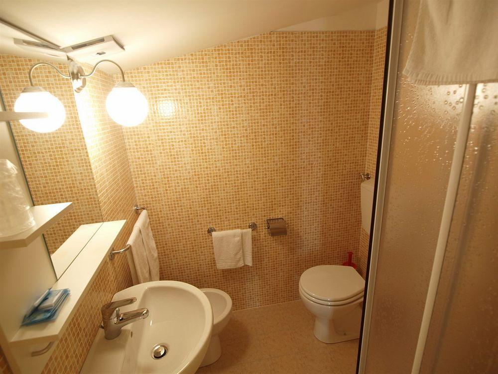 Via Mameli 5 Hotel Sanremo Ngoại thất bức ảnh