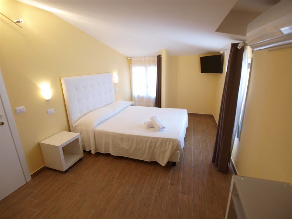 Via Mameli 5 Hotel Sanremo Ngoại thất bức ảnh