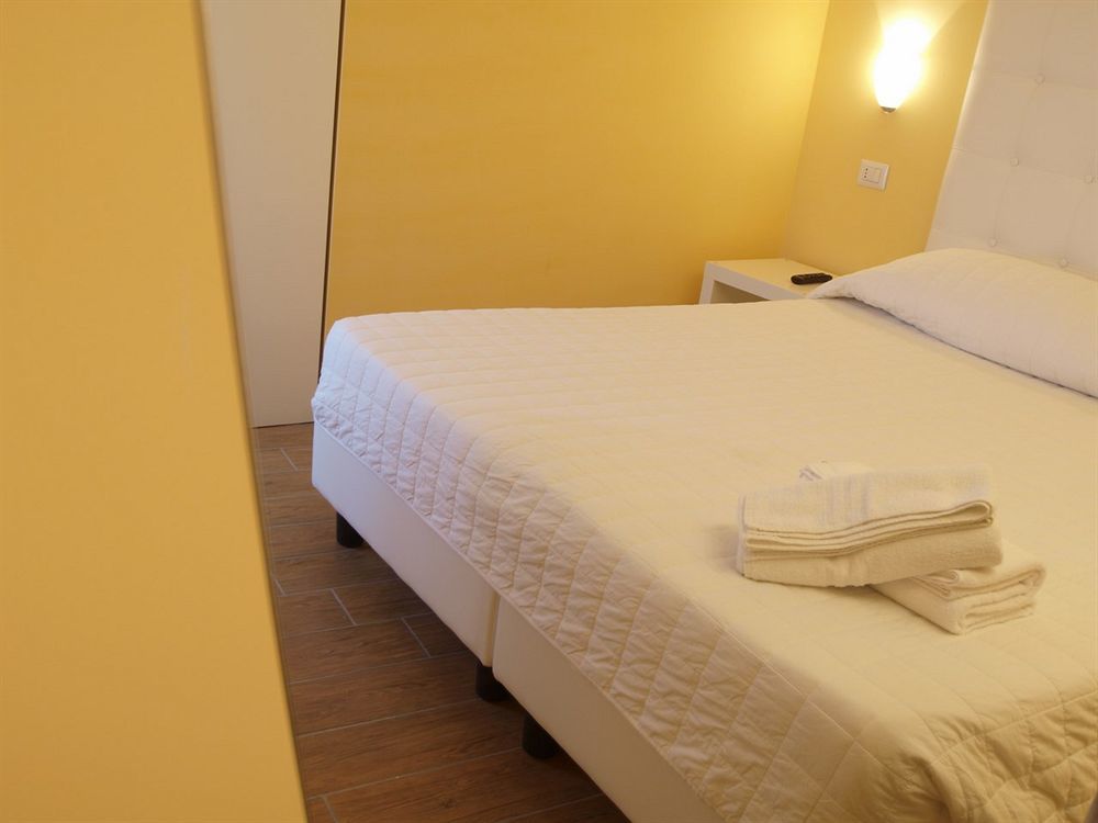 Via Mameli 5 Hotel Sanremo Ngoại thất bức ảnh