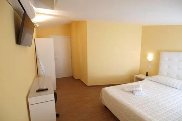 Via Mameli 5 Hotel Sanremo Ngoại thất bức ảnh